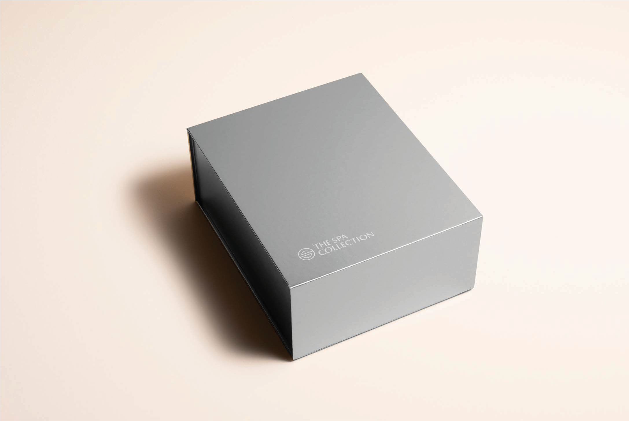 Silver giftbox | Hand soap & body lotion | Recycled 475 ml bottles | The Spa Collection Gum Tree